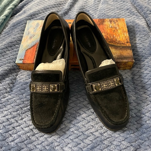 Bella Vita sz 9.5 black leather suede small wedge slip on EUC comfortable shoes - Picture 2 of 10